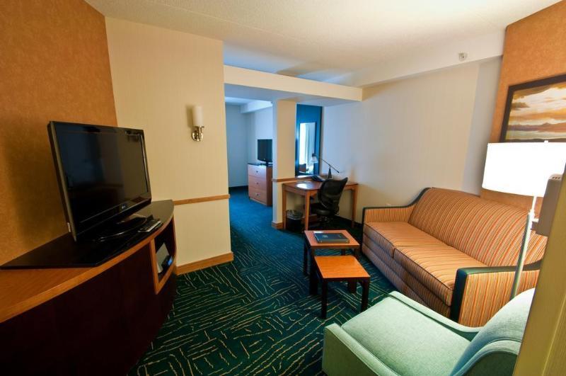 Microtel Inn & Suites Су-Сент-Марі Екстер'єр фото